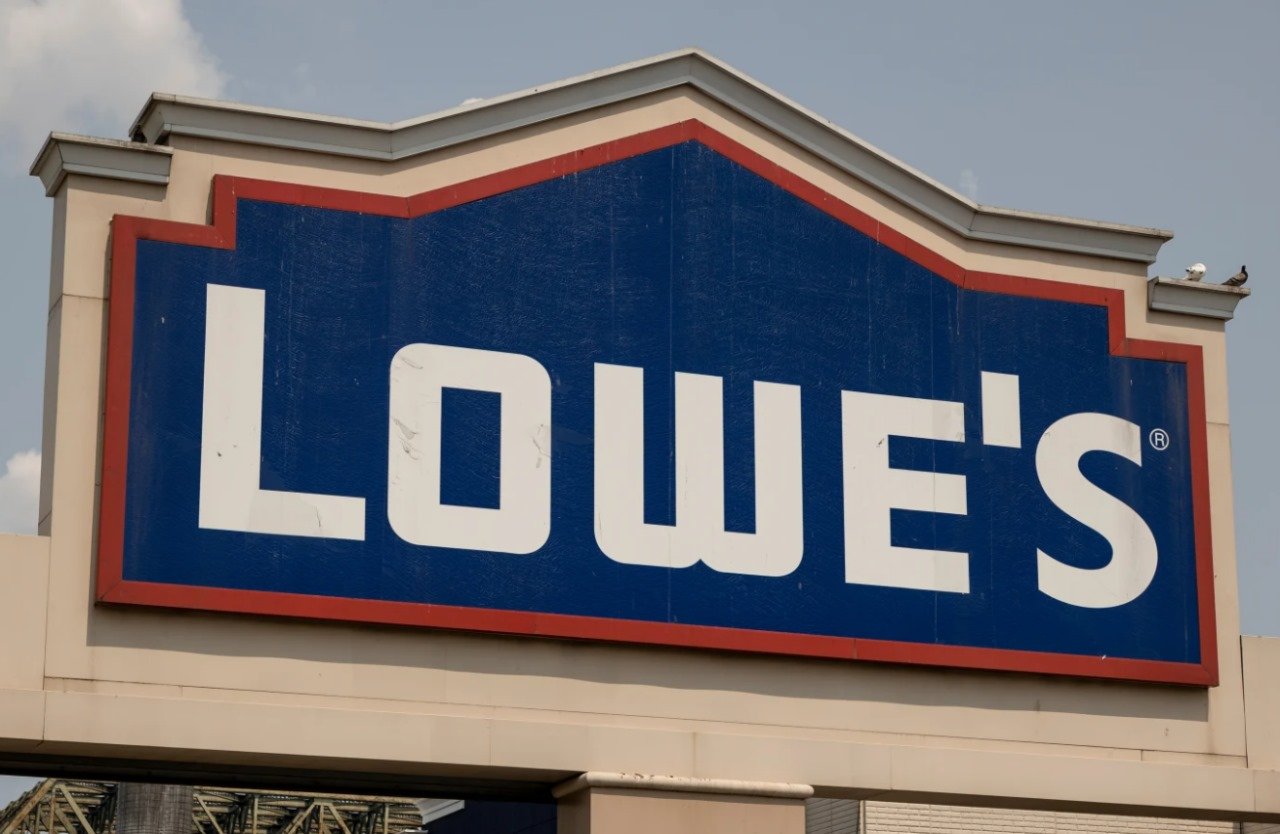 Lowe’s Acquisition Strategy: Closing the Gap with Home Depot