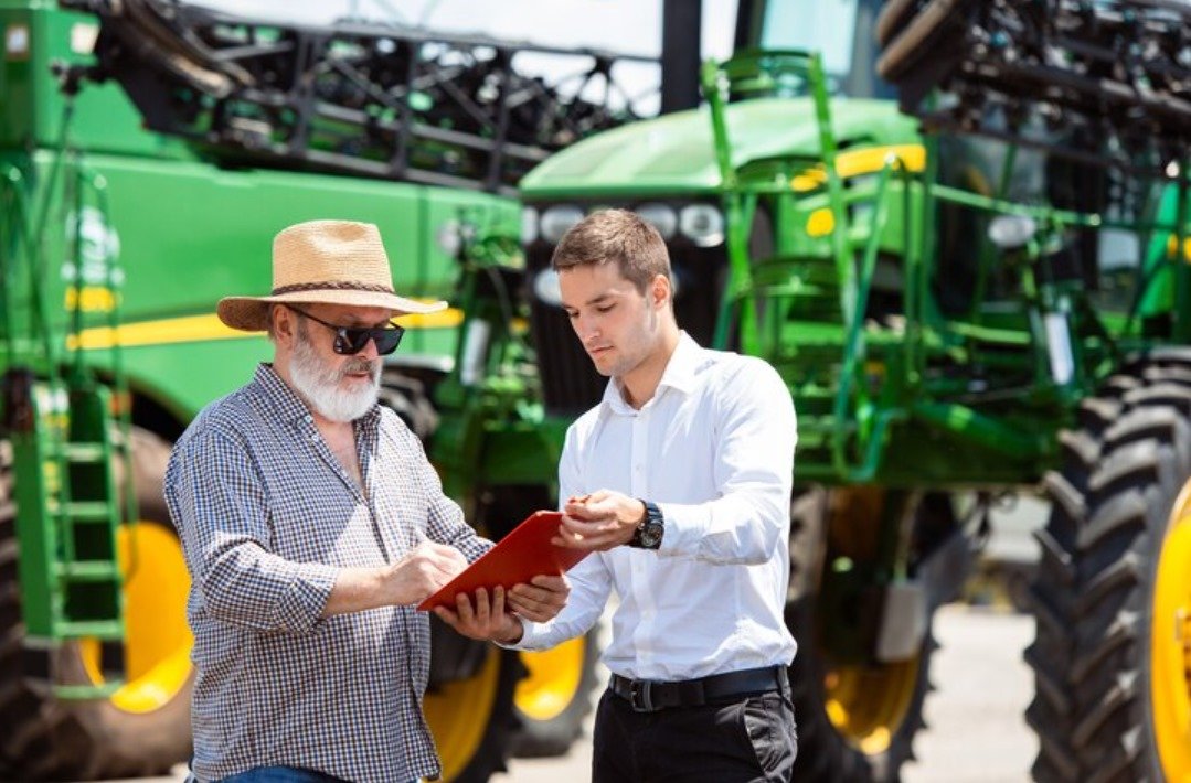 Tractor Supply Sales Associate Job Description: Roles, Skills & Career Growth